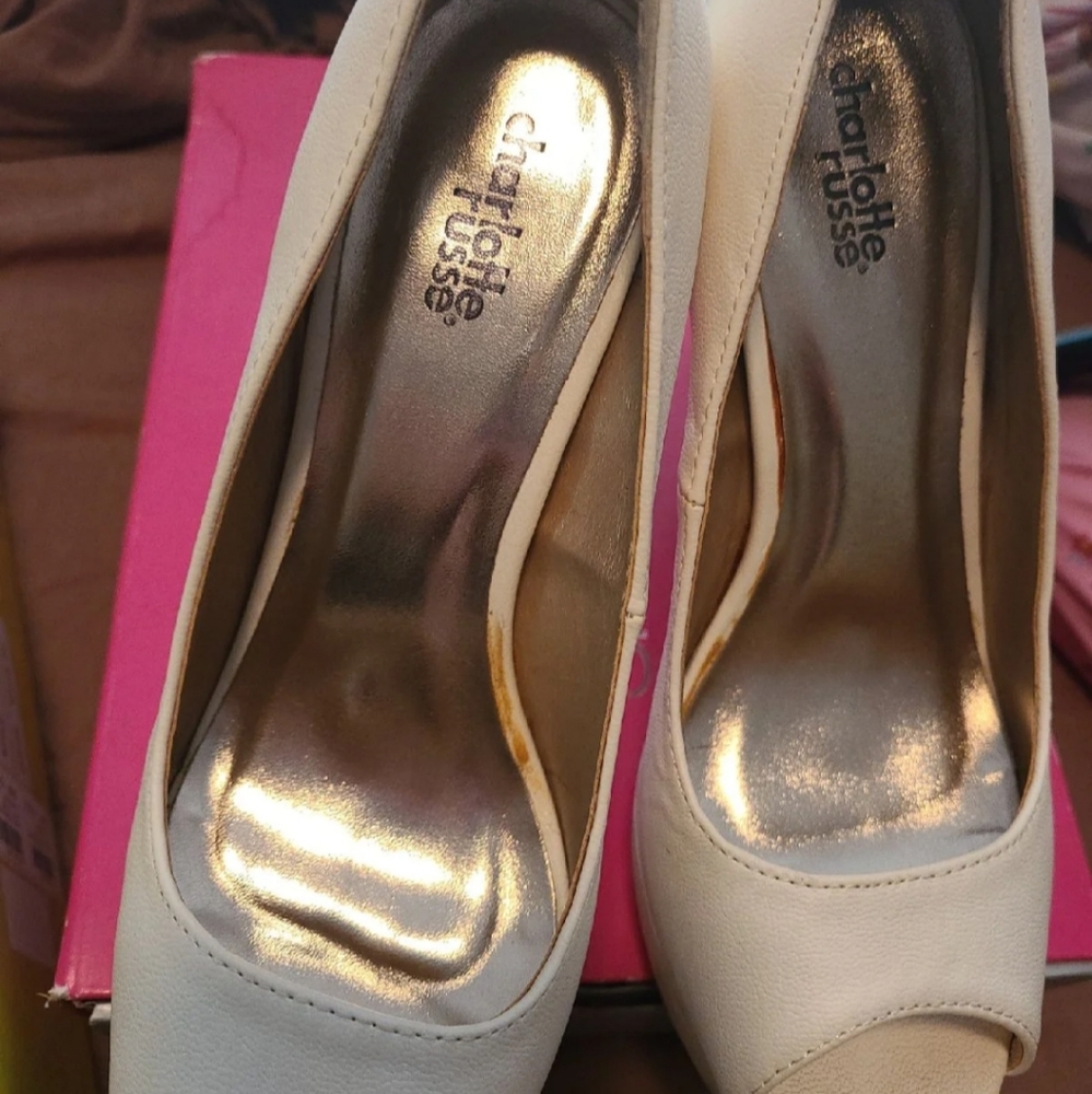 Heels - Picture 4 of 6